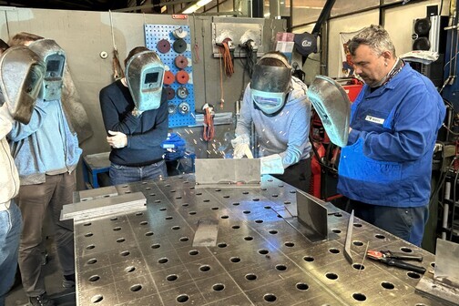 Theorie trifft Praxis: Maschinenbau-Studierende erleben Schweisstechnik bei WIRTH!